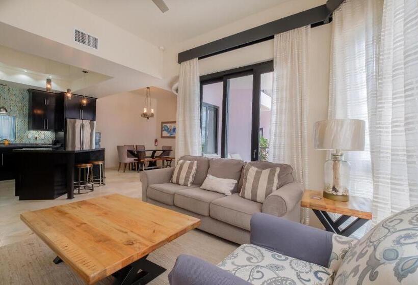 Люкс Повышенной Комфортности, Diamante Beachfront Suites