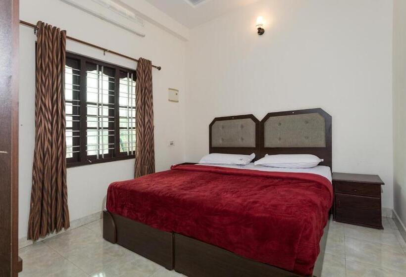 Апартаменты 2 Спальни, Enroute Thekkady