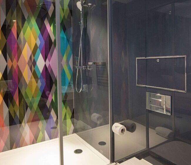 Quarto Estandar, Village Hotel Bristol Filton