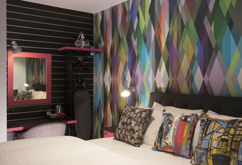 Quarto Estandar, Village Hotel Bristol Filton