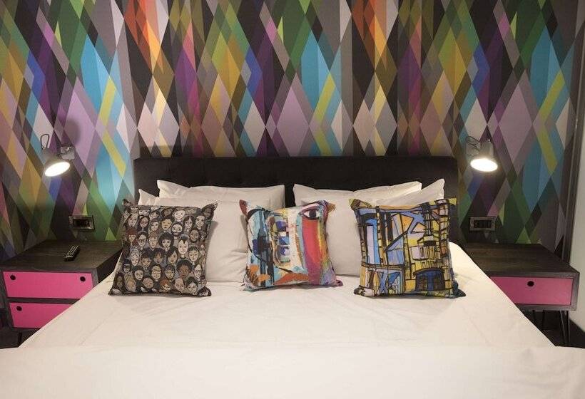 Quarto Estandar, Village Hotel Bristol Filton