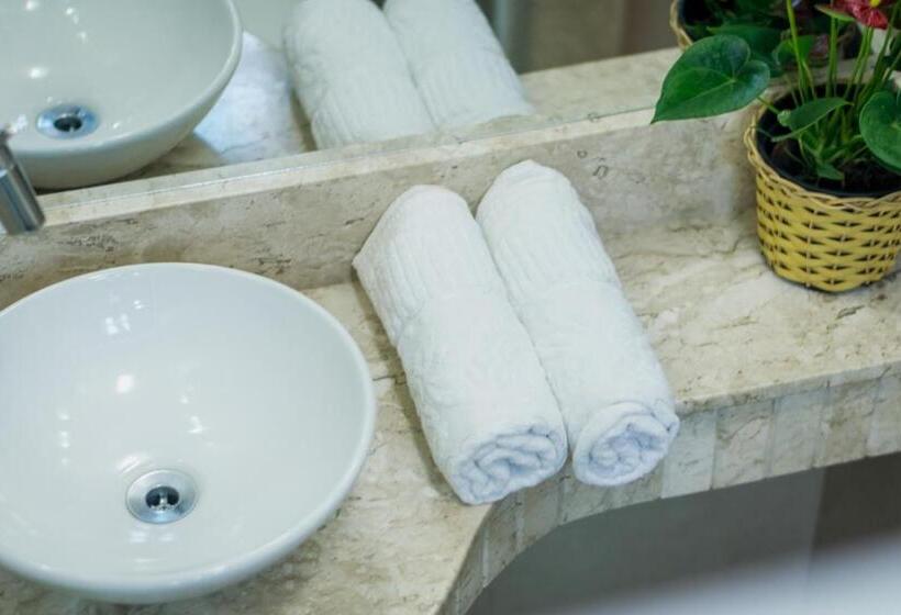 스탠다드 트리플 룸, Rogai Hotel Pousada