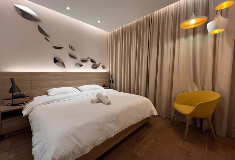 اتاق سوپریور با تخت بزرگ, A Hotel Bugis