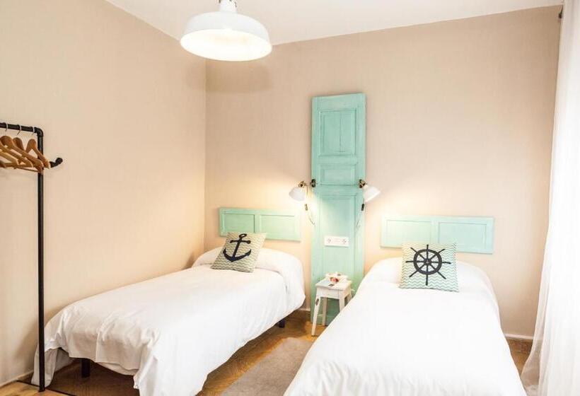 Standard room with outdoor bath, The Old Seaman Bed & Breakfast
