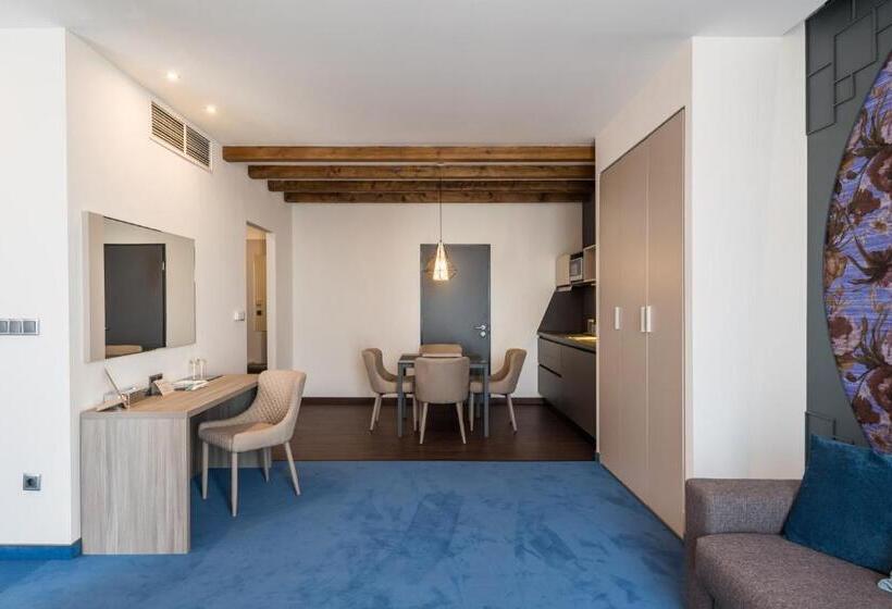 Apartamento 1 Dormitório, Várda Sport