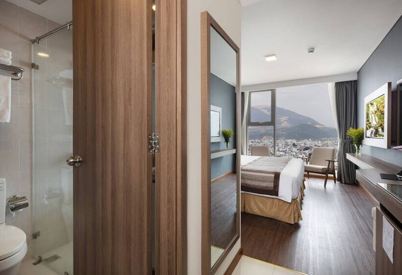 اتاق لوکس با چشم‌انداز شهر, Libra Hotel Nha Trang