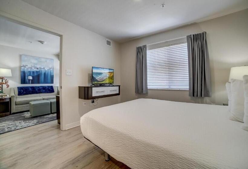 Deluxe Svit, Waterwalk San Antonio At The Rim