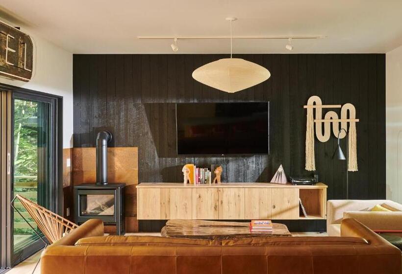 デラックスの４人部屋, Woodstock Way