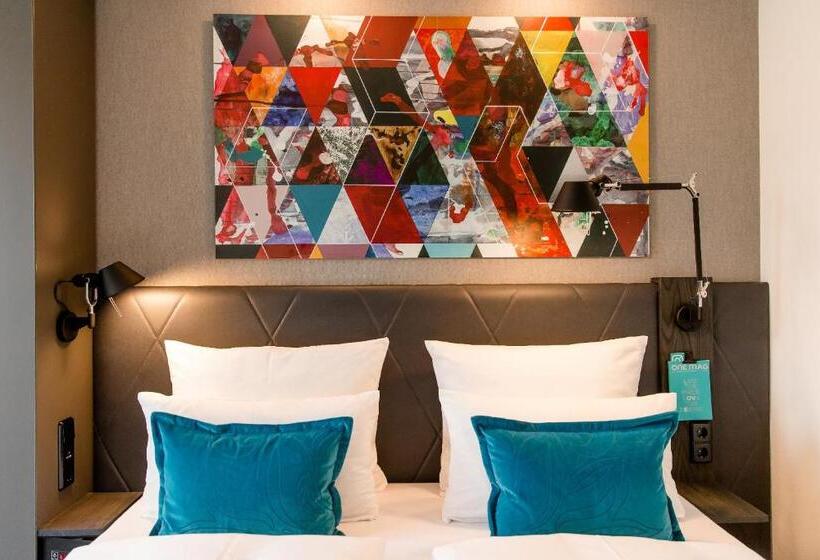 Standaardkamer met Kingsize Bed, Motel One Frankfurt Römer