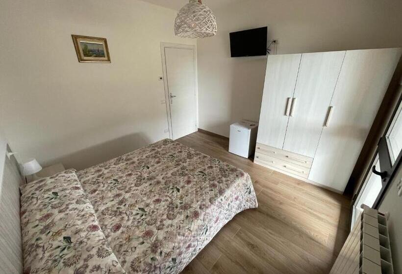 Номер Стандарт Вид на Бассейн, Agriturismo Da Pietro