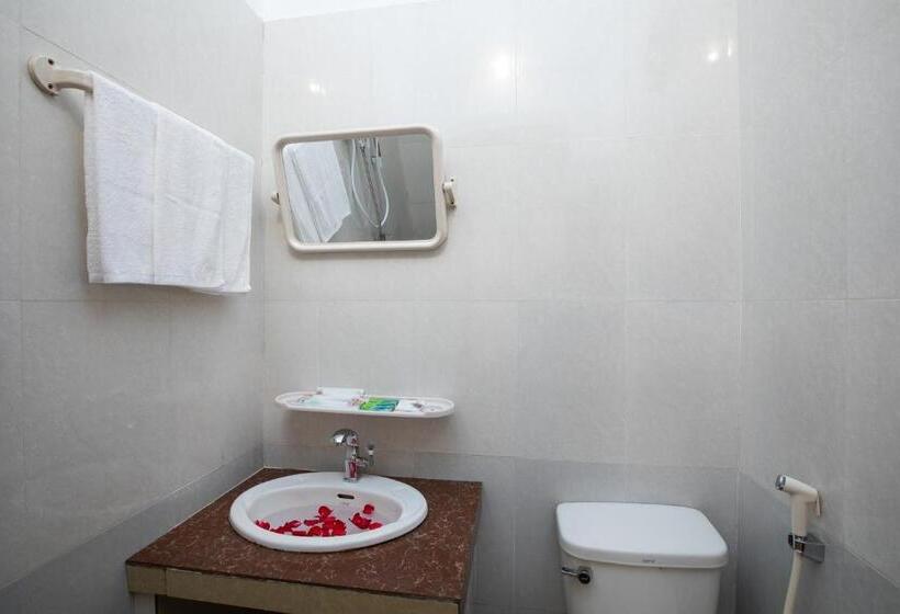 اتاق استاندارد با بالکن, Botoum Hostel