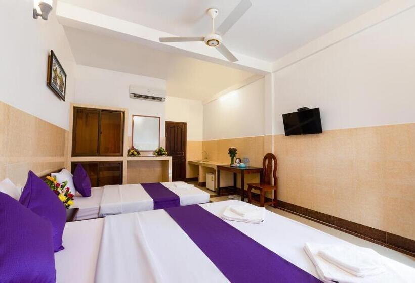 غرفة عائلية, Botoum Hostel
