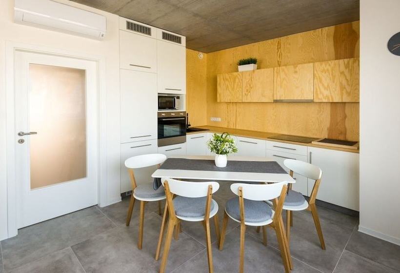 Apartamento 1 Dormitório com Terraço, Residence Trafick