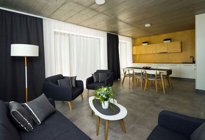 Apartamento 1 Dormitório com Terraço, Residence Trafick