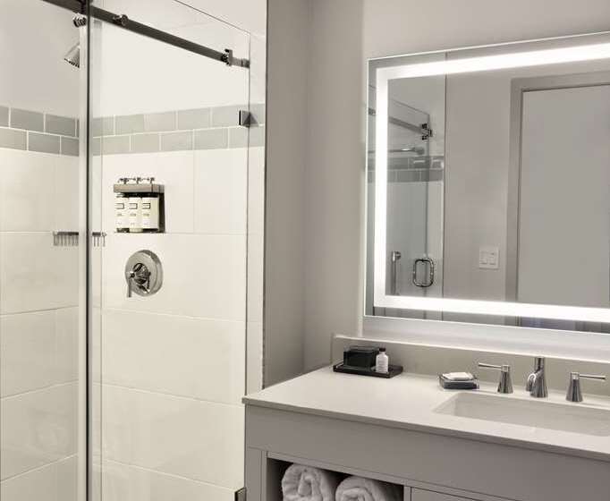 스탠다드 룸 킹사이즈 침대, The Lodge At Gulf State Park, A Hilton