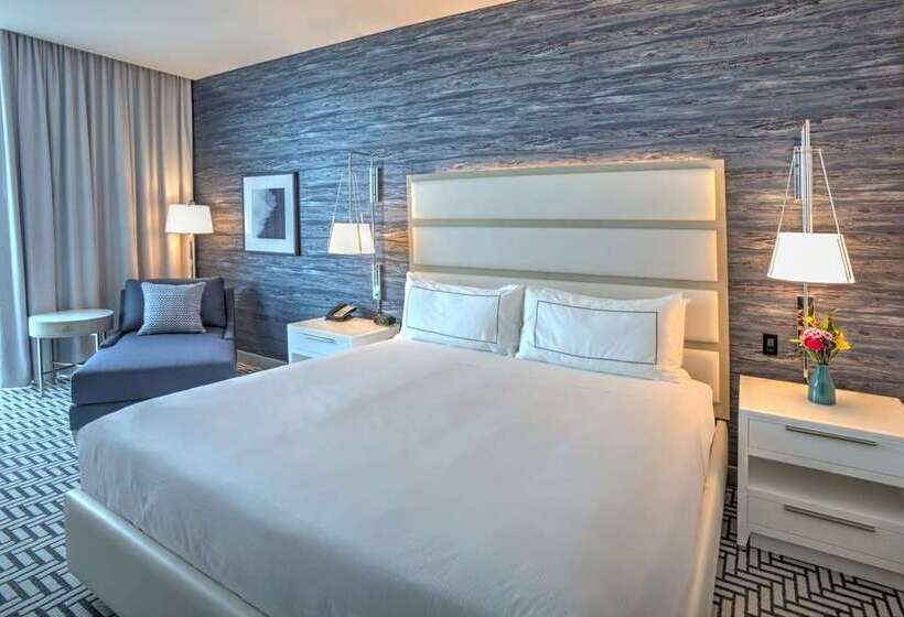 스탠다드 룸 킹사이즈 침대, The Lodge At Gulf State Park, A Hilton