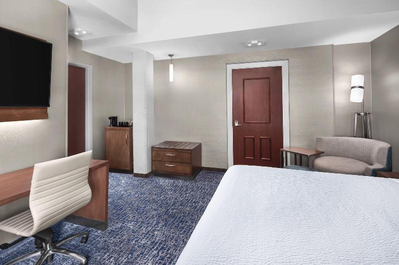Стандартный Номер Кровать Кинг, Courtyard By Marriott Cape Girardeau Downtown