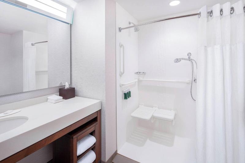 스위트 킹사이즈 침대, Courtyard By Marriott Cape Girardeau Downtown