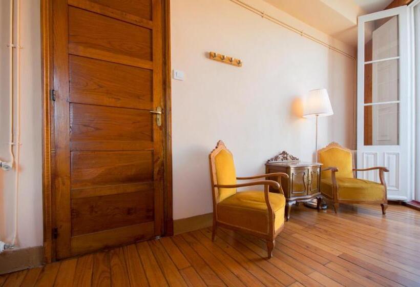 اتاق استاندارد با بالکن, La Posada De La Casona De Sarria