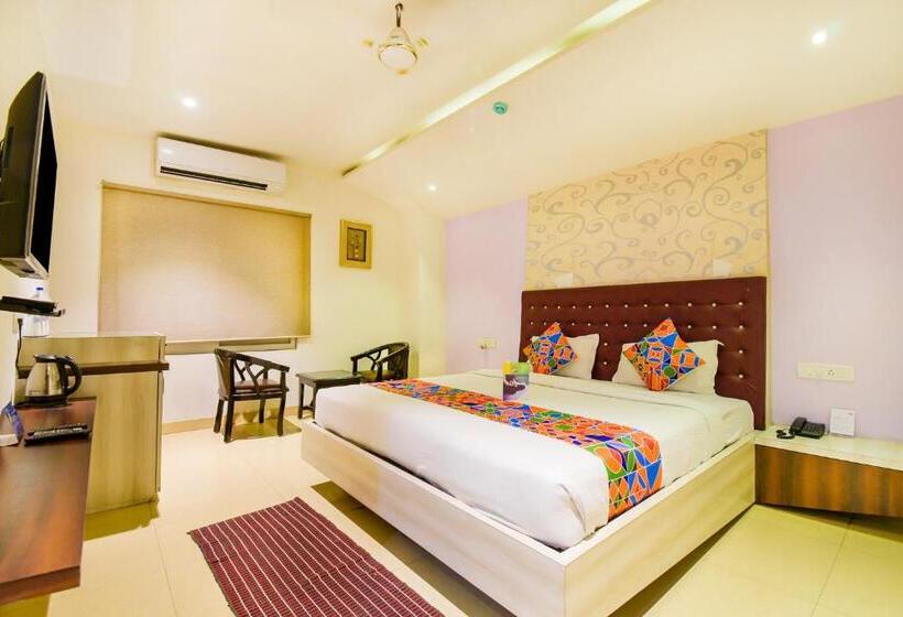 Quarto Deluxe, Fabhotel Pentagon Next   Bhubaneswar Railway Station