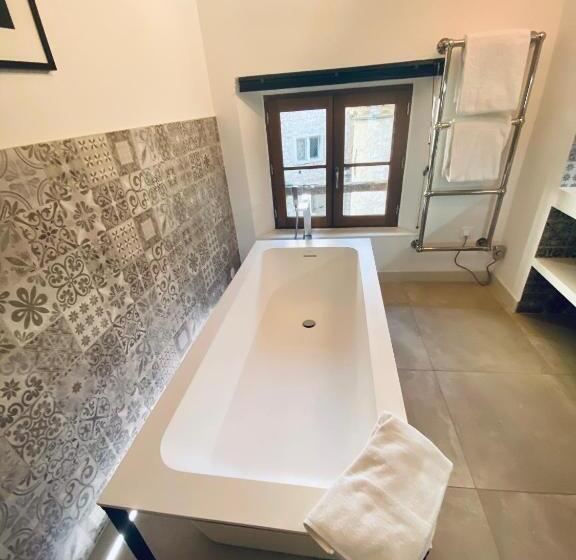 Люкс Повышенной Комфортности, Hostellerie De La Fontaine