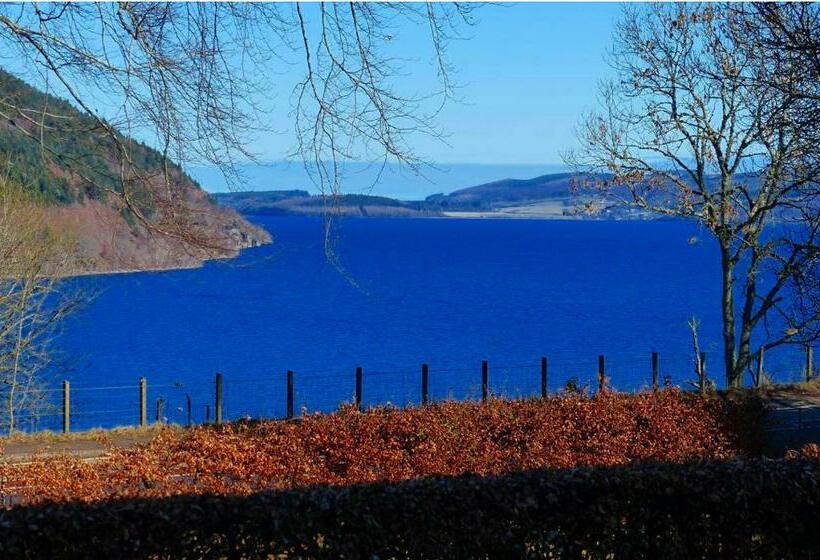 Номер Стандарт Вид на Озеро, Urquhart Bay B&b