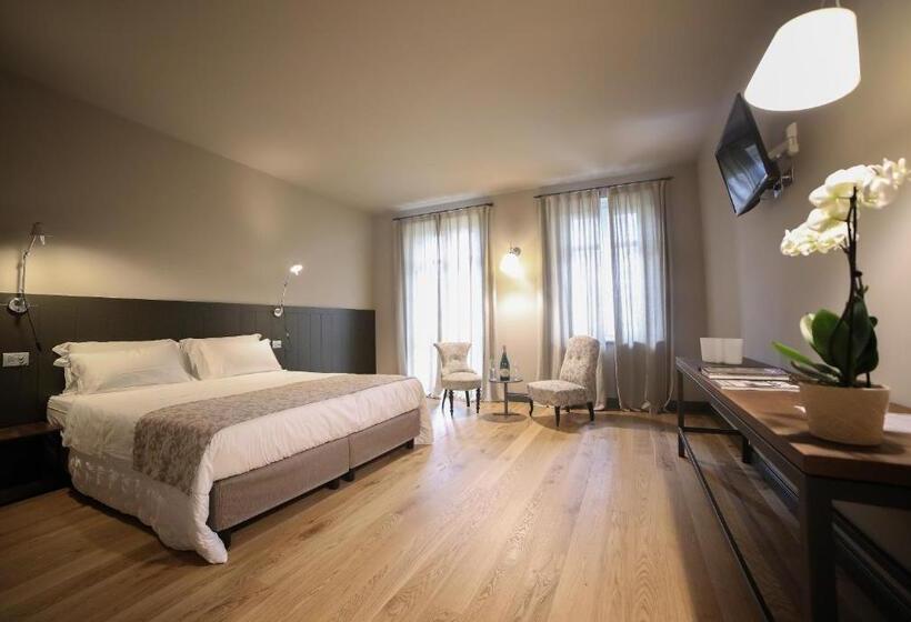 غرفة سوبيريور إطلالة على البحيرة, Locanda Ferro Uno, Golf Città Di Asti