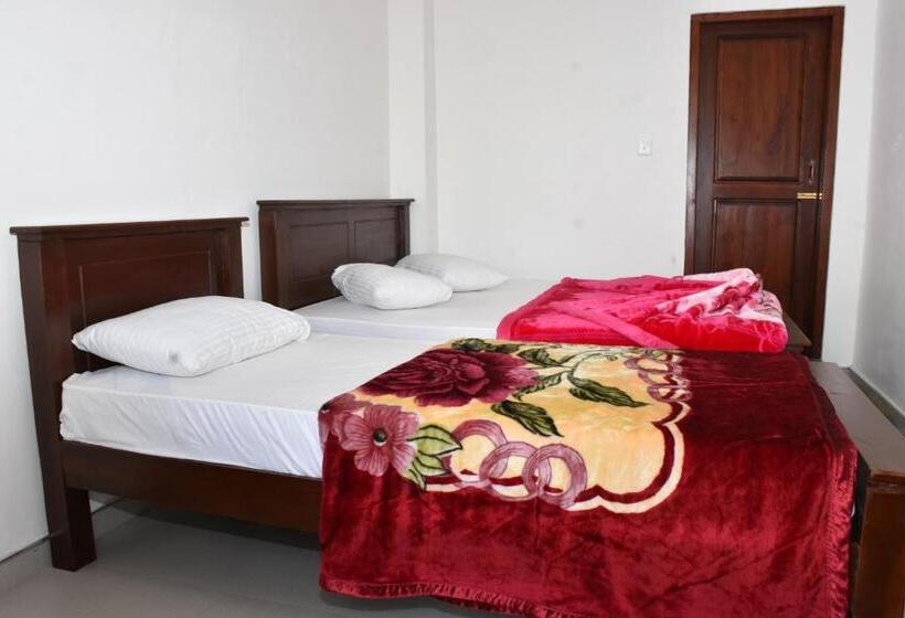 اتاق استاندارد سه تخته با بالکن, Grand View Guest House
