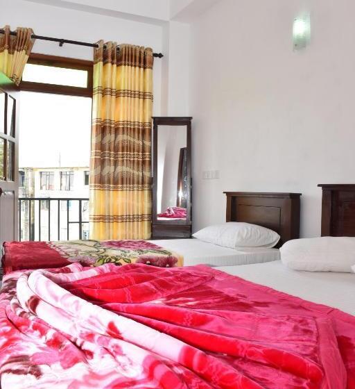 اتاق استاندارد سه تخته با بالکن, Grand View Guest House