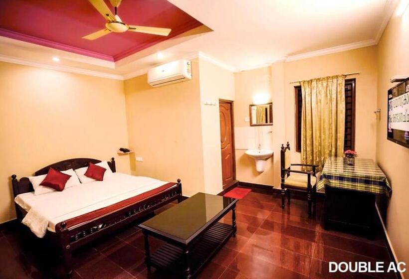 Номер Deluxe, Surabhi Suites
