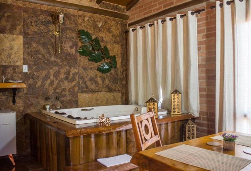 Bungalow Deluxe, Pousada Chales Rancho Caipira