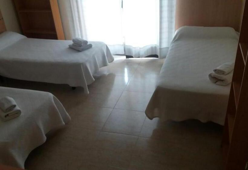 Трехместный Номер Стандарт Совместная Ванная, Hostal Jose Luis