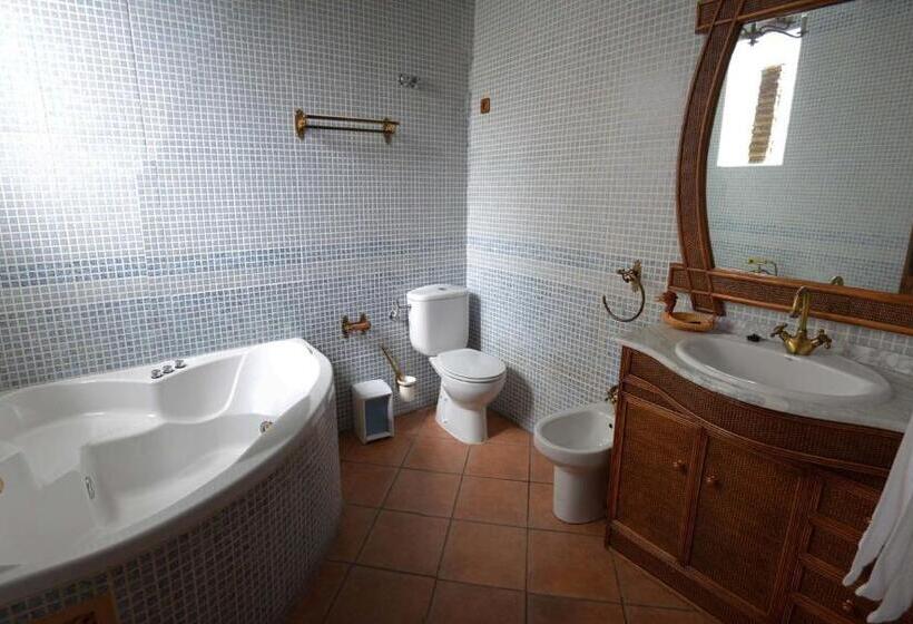 Люкс с гидромассажем, Casa Rural Puerto Del Emperador