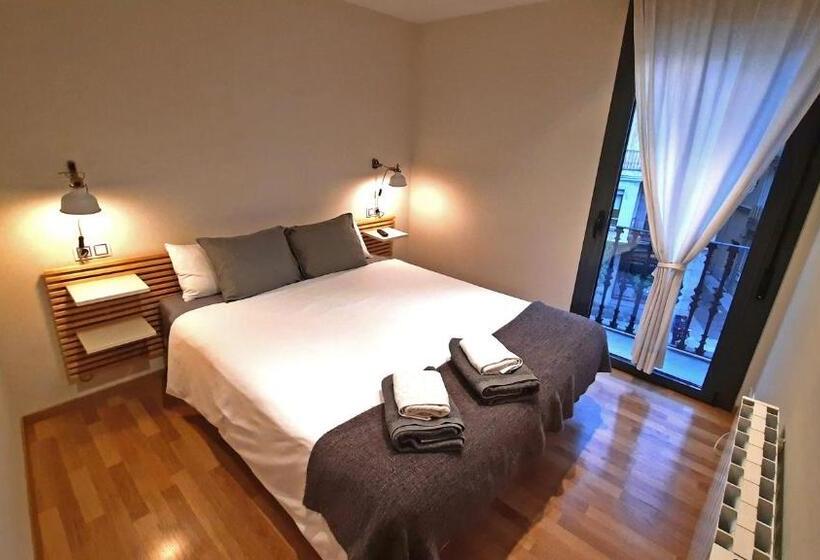 Люкс 2 Спальни, L Astrolabi  Centre Ripoll