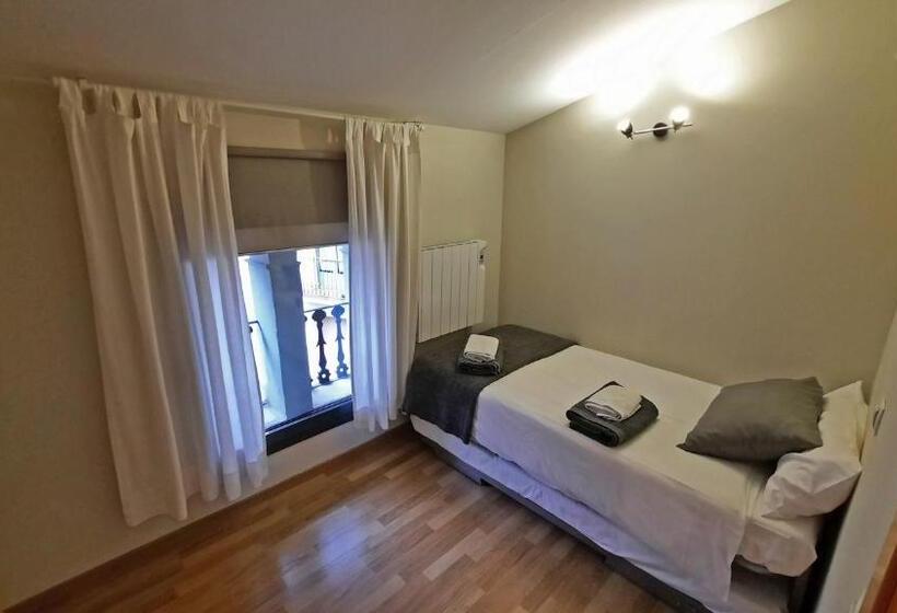 Люкс 2 Спальни, L Astrolabi  Centre Ripoll