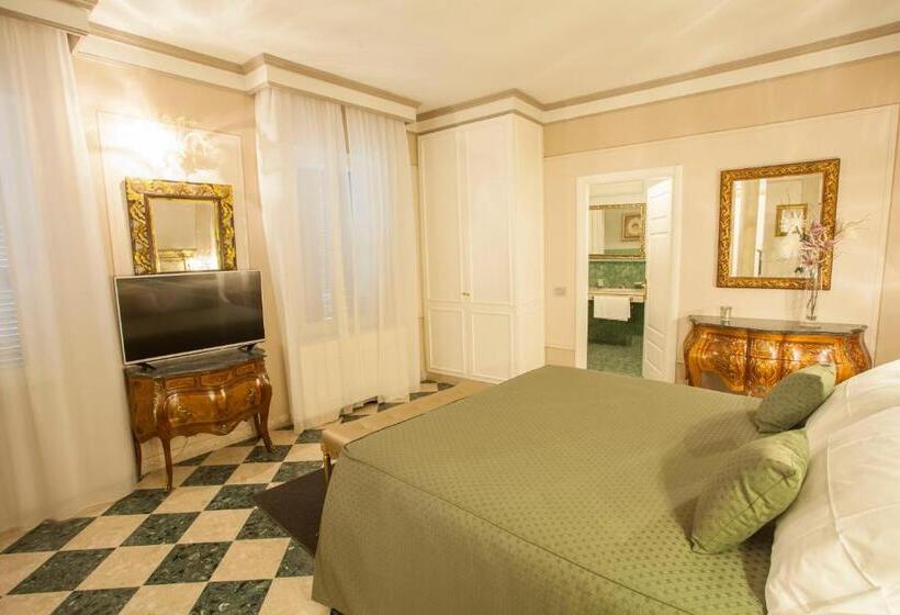 سوییت, Martins Residence De Luxe