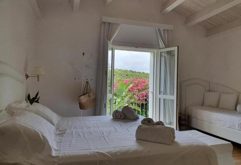 Трехместный Номер Стандарт Вид на Сад, Arenosu Comfort Country Resort