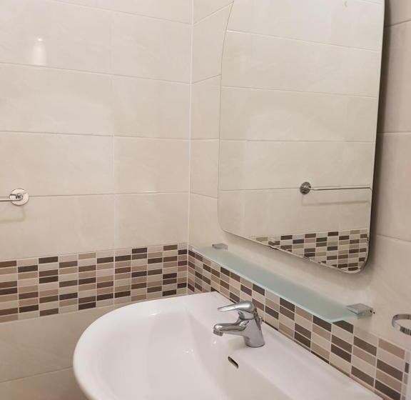 اتاق استاندارد سه نفره, Cristal Rooms