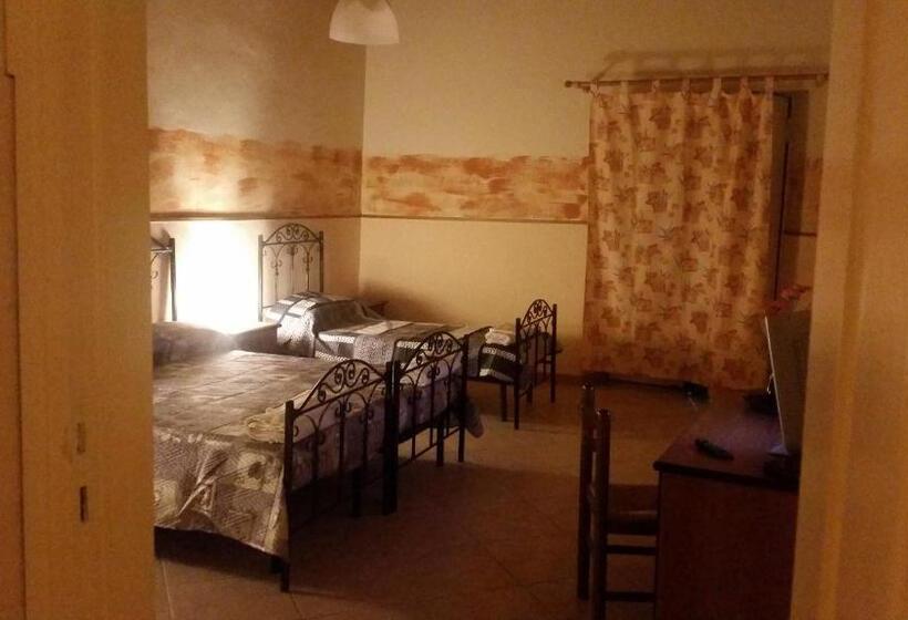 اتاق استاندارد سه نفره, Villa Laura Apartment