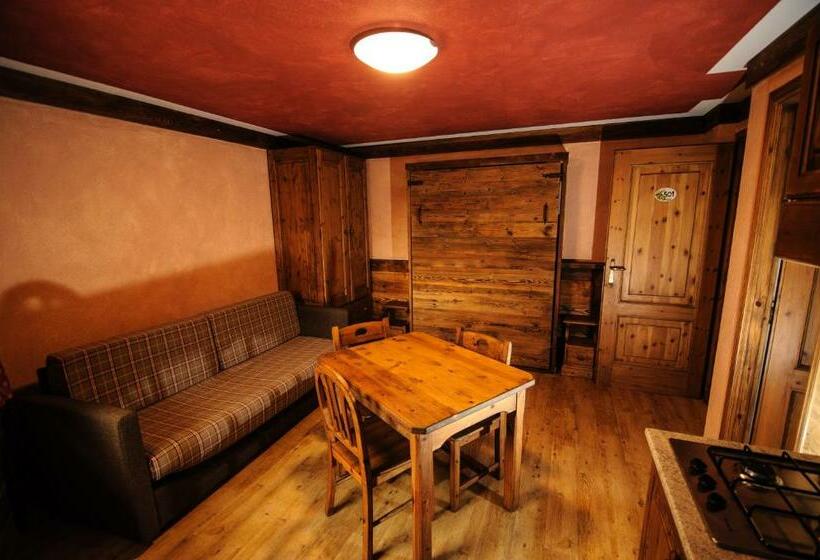 استودیوی استاندارد, Maison De Leon