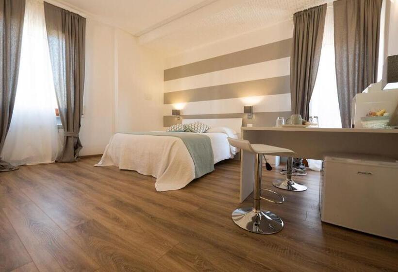 اتاق سوپریور با تخت بزرگ, Suite Simonetta