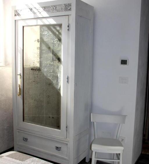 اتاق راحتی سه تخته, Trieste Art Loft