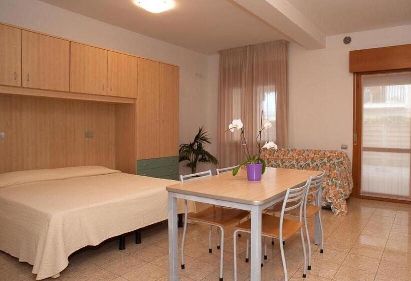 Estúdio Estandar com Sacada, Residence Cà D'oro