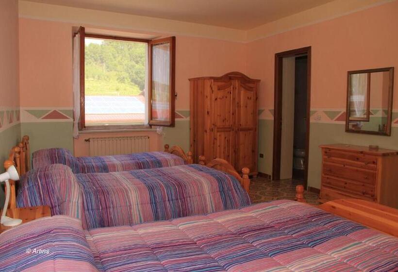 اتاق استاندارد چهار تخته, Agriturismo La Praduscella
