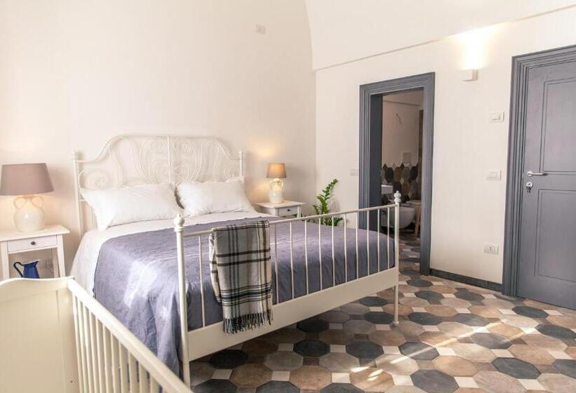 Четырехместный Номер Стандарт Вид на Сад, Marinella Suite Home