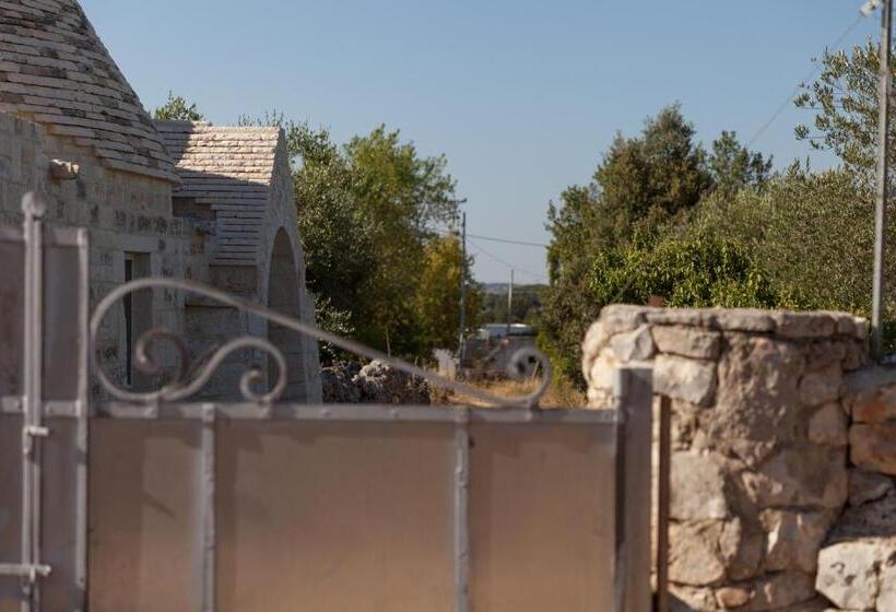 Трехместный Номер Стандарт Вид на Сад, Marinella Suite Home