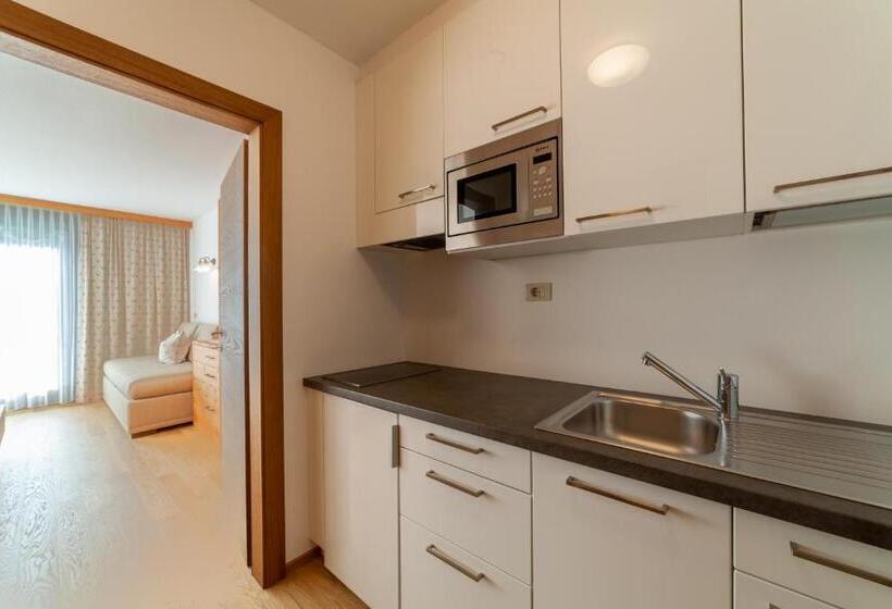スタンダードスタジオ, Residence Emmy