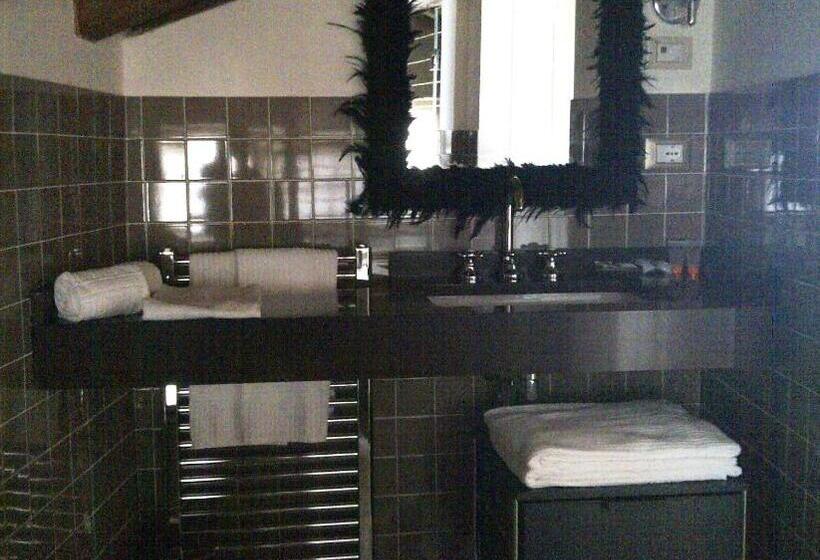Номер Стандарт Вид на Озеро, Locanda Al Castelletto