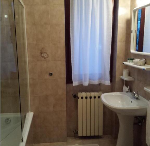 2 Bedrooms Apartment Lake View, Residence Miravalle