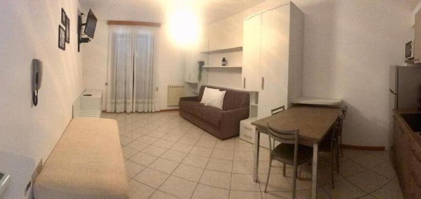 استودیوی استاندارد, Residence Miravalle